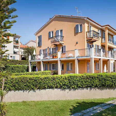 بيت للعطل E6-2 Bilocale Borgo Della Rovere سان بارتولومِيو آل ما